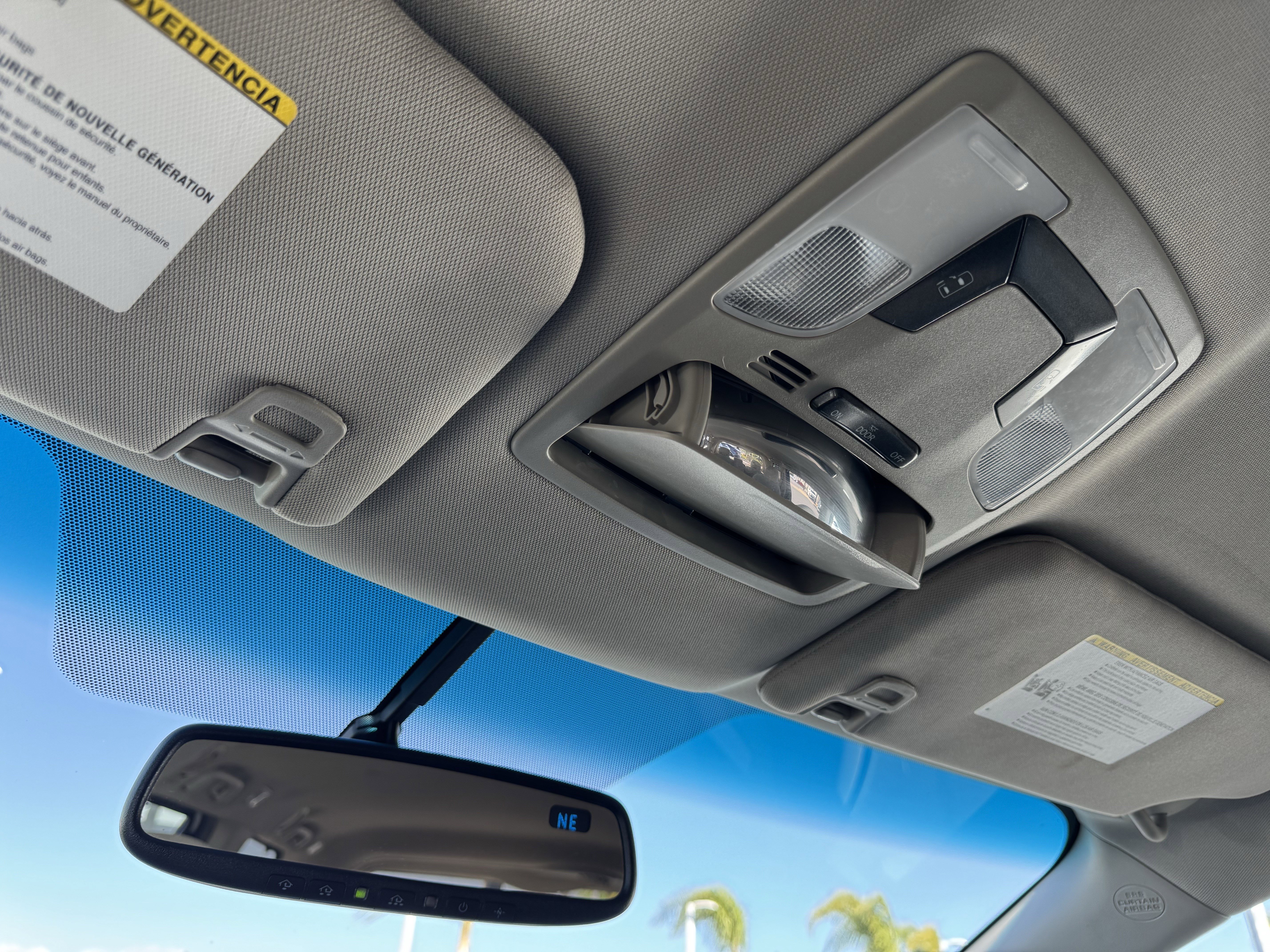 Used 2017 Toyota Sienna LE FWD image 29