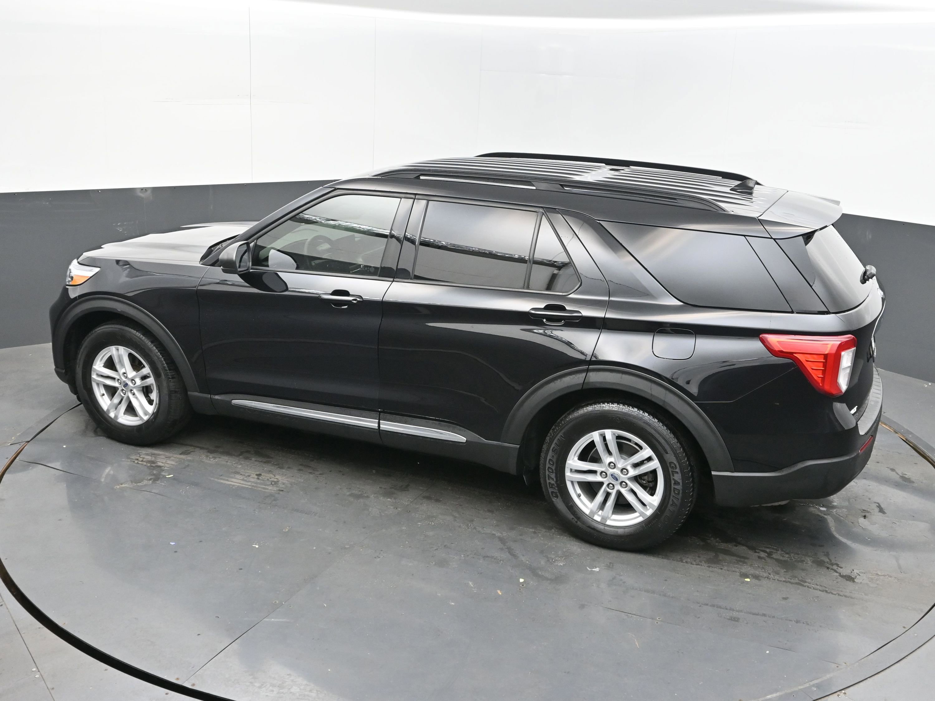 Used 2020 Ford Explorer XLT w/ Class III Trailer Tow Package image 38