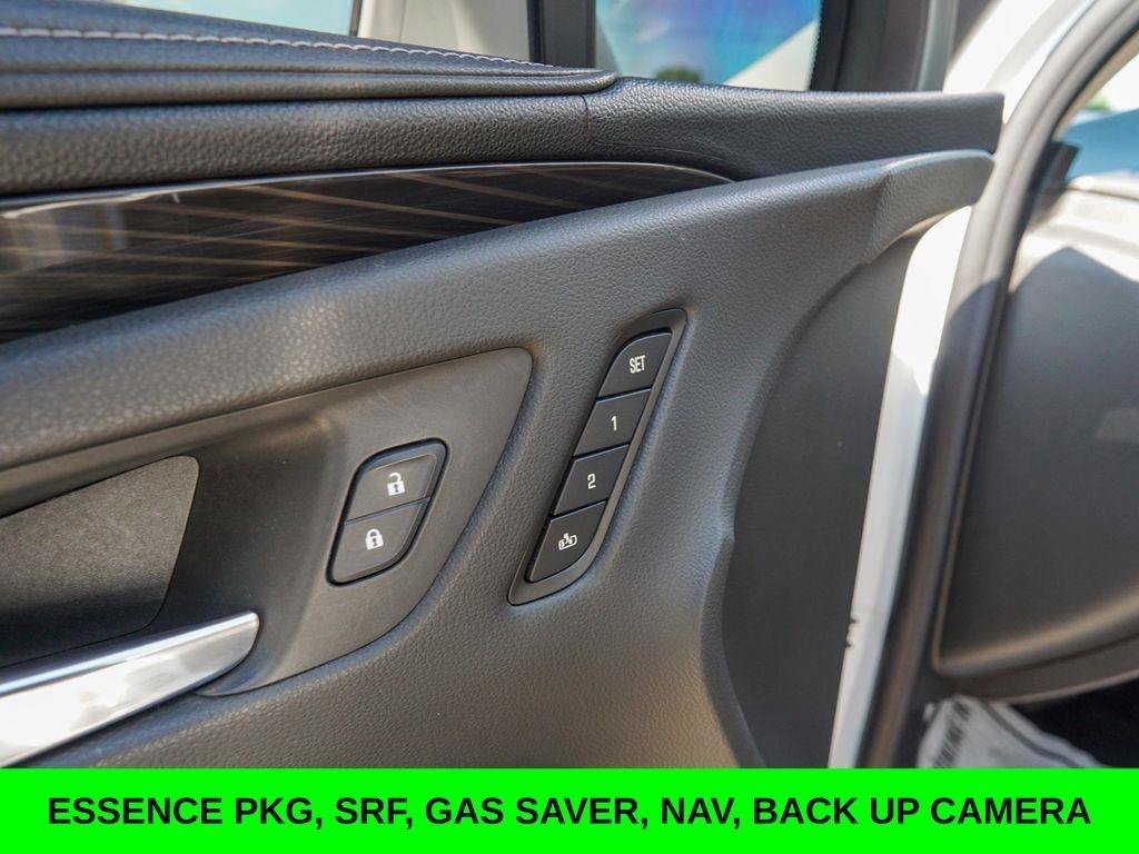 Used 2019 Buick Envision Essence FWD image 18
