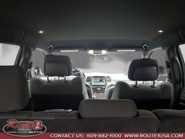 Used 2019 Jeep Grand Cherokee Laredo AWD/4WD image 19