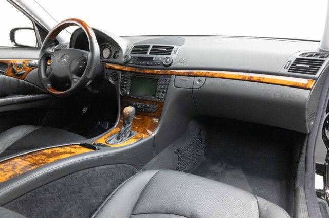 Used 2005 Mercedes-Benz E 500 Sedan image 2