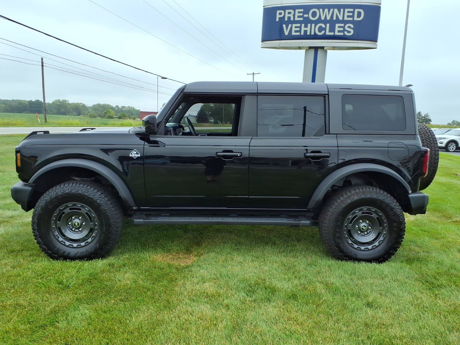 Used 2022 Ford Bronco Outer Banks AWD/4WD image 6