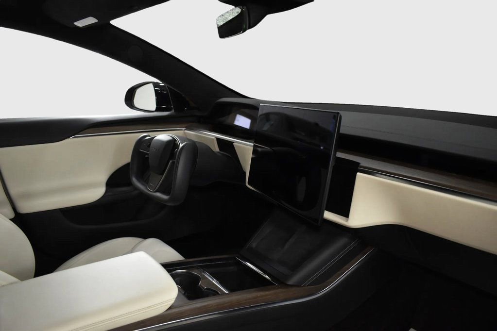 Used 2023 Tesla Model S Standard Range image 25