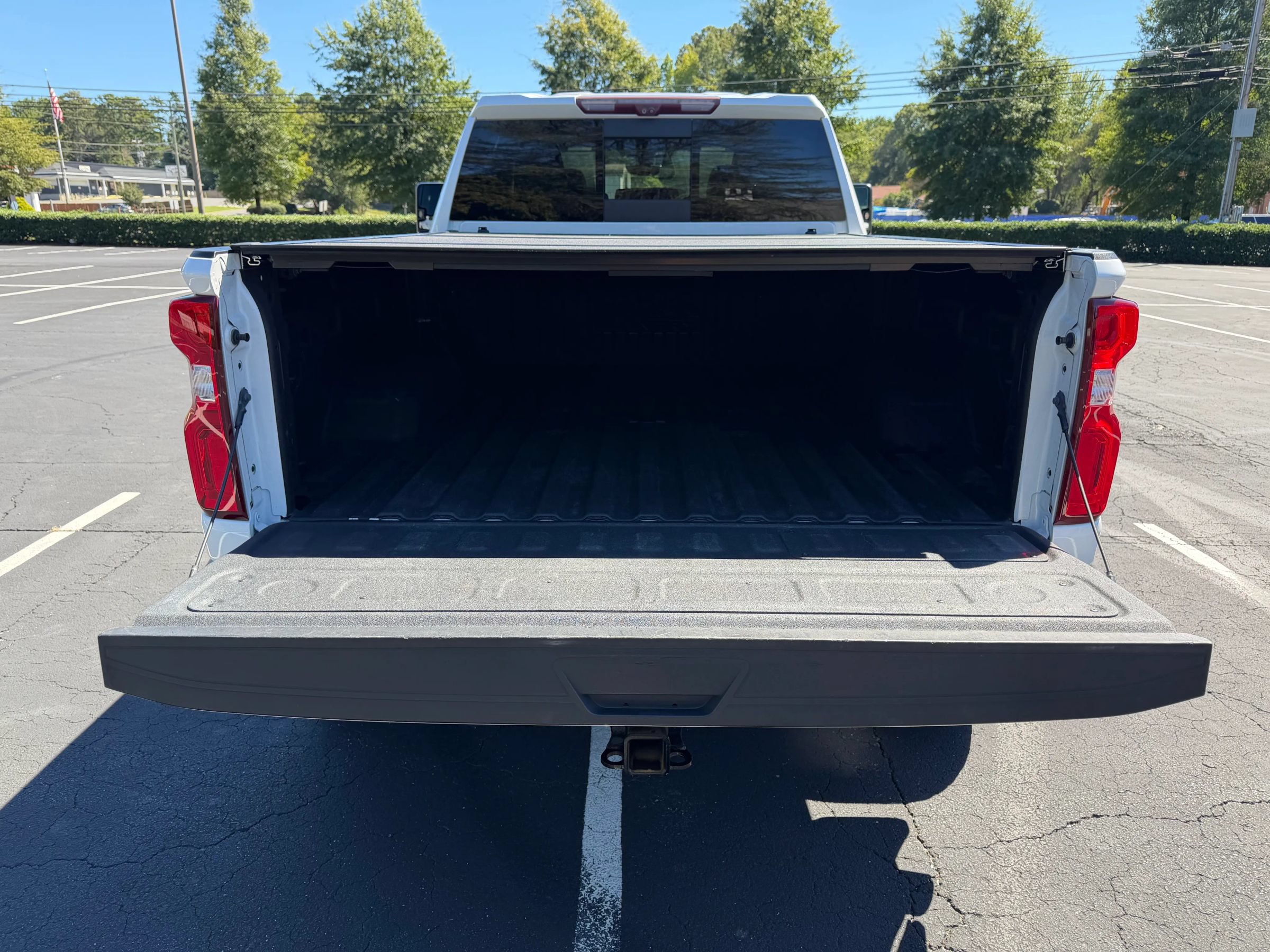 Used 2020 Chevrolet Silverado 2500 High Country w/ Technology Package AWD/4WD image 9