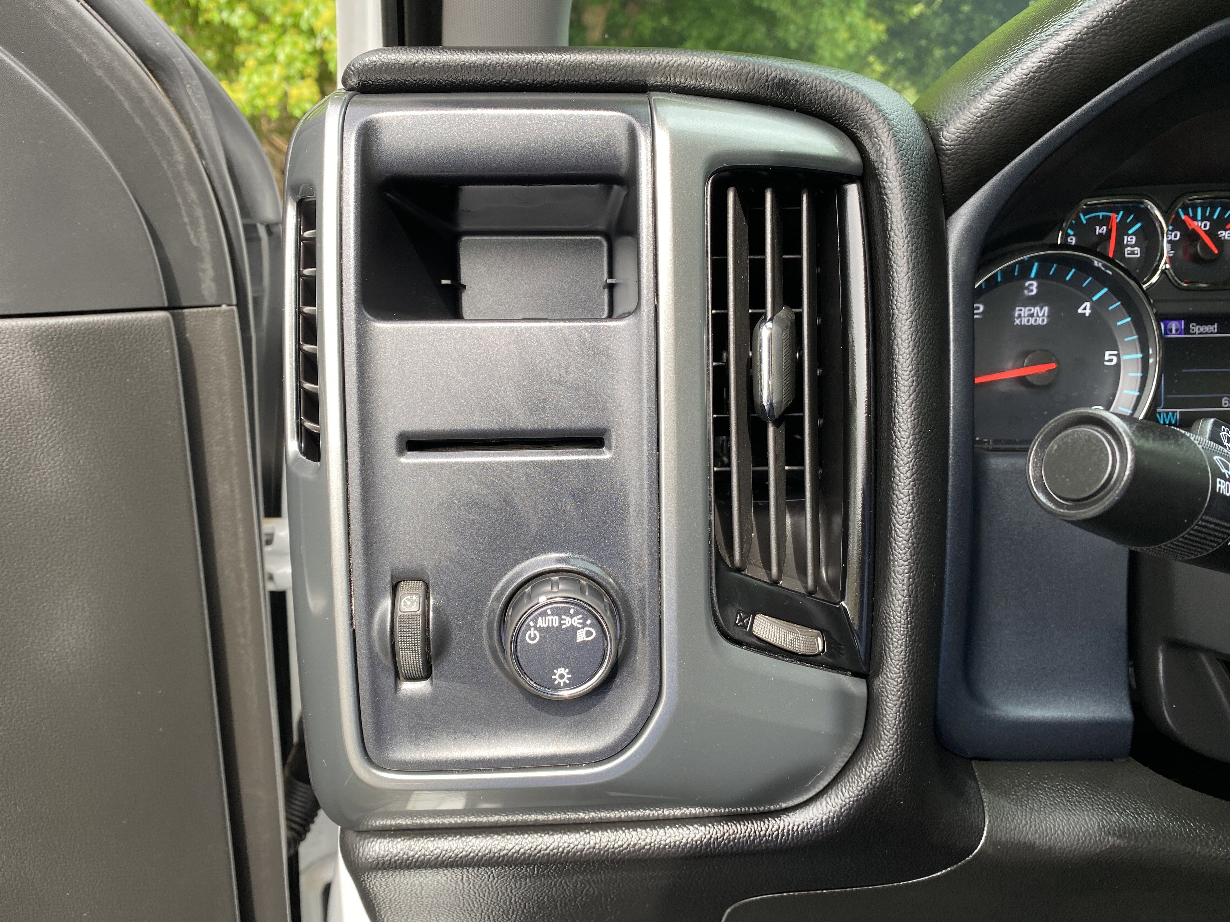 Used 2018 Chevrolet Silverado 1500 LT image 18