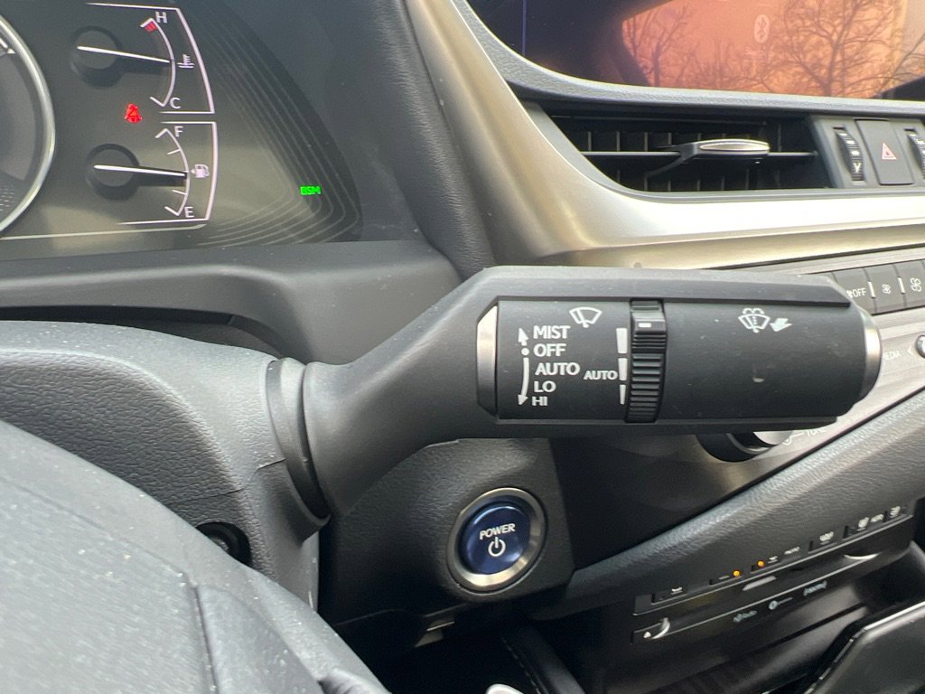 Used 2019 Lexus ES 300h image 21