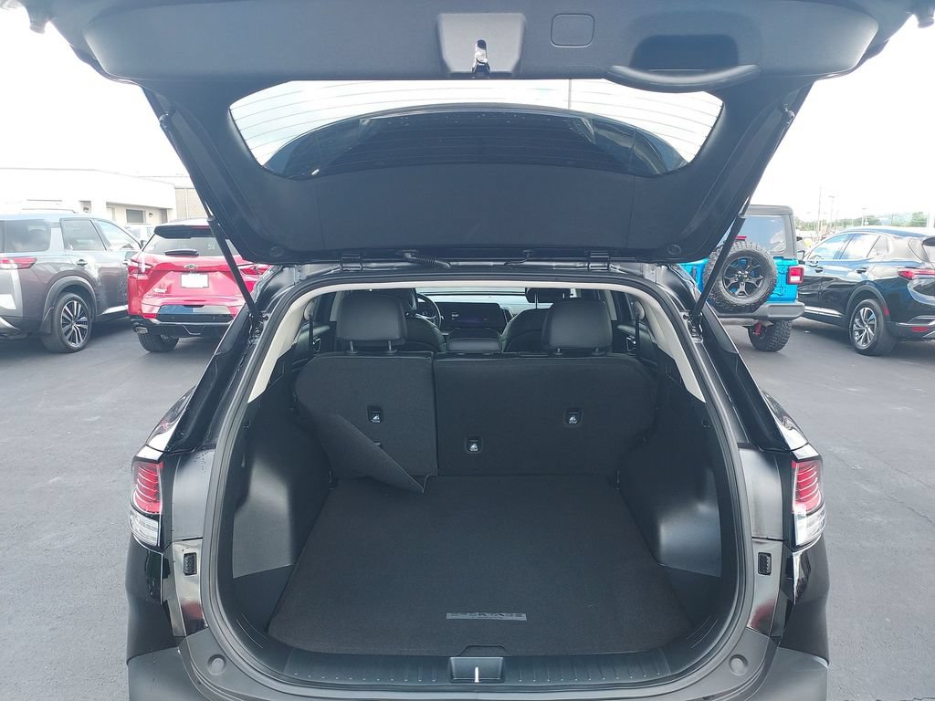 Used 2025 Kia Sportage EX FWD image 9