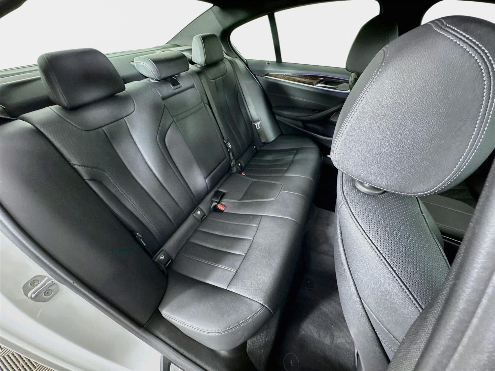 Used 2021 BMW 530i w/ Premium Package RWD image 29