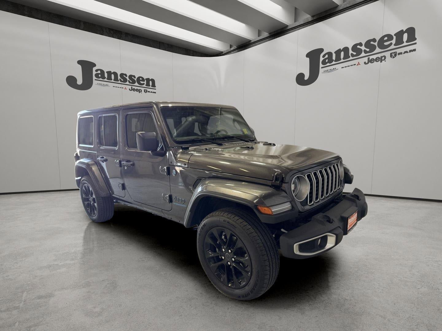 Used 2025 Jeep Wrangler Unlimited Sahara w/ Safety Group AWD/4WD image 6