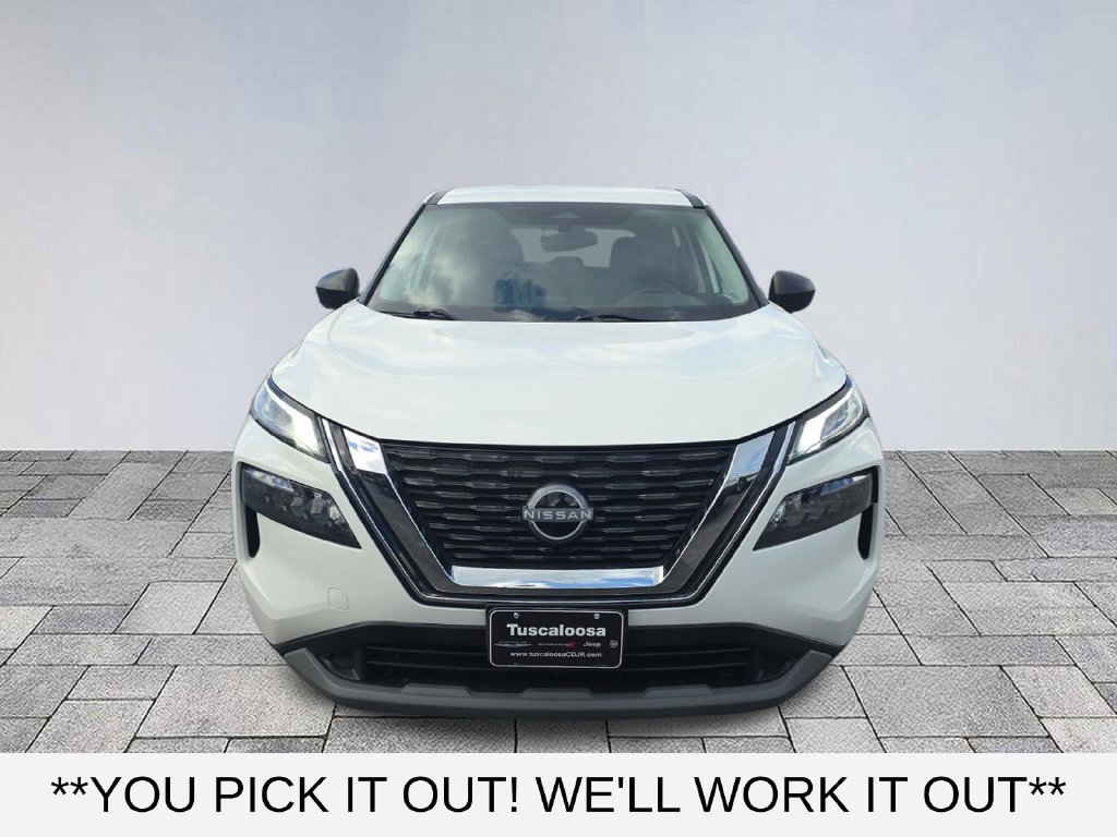 Used 2022 Nissan Rogue S AWD/4WD image 2