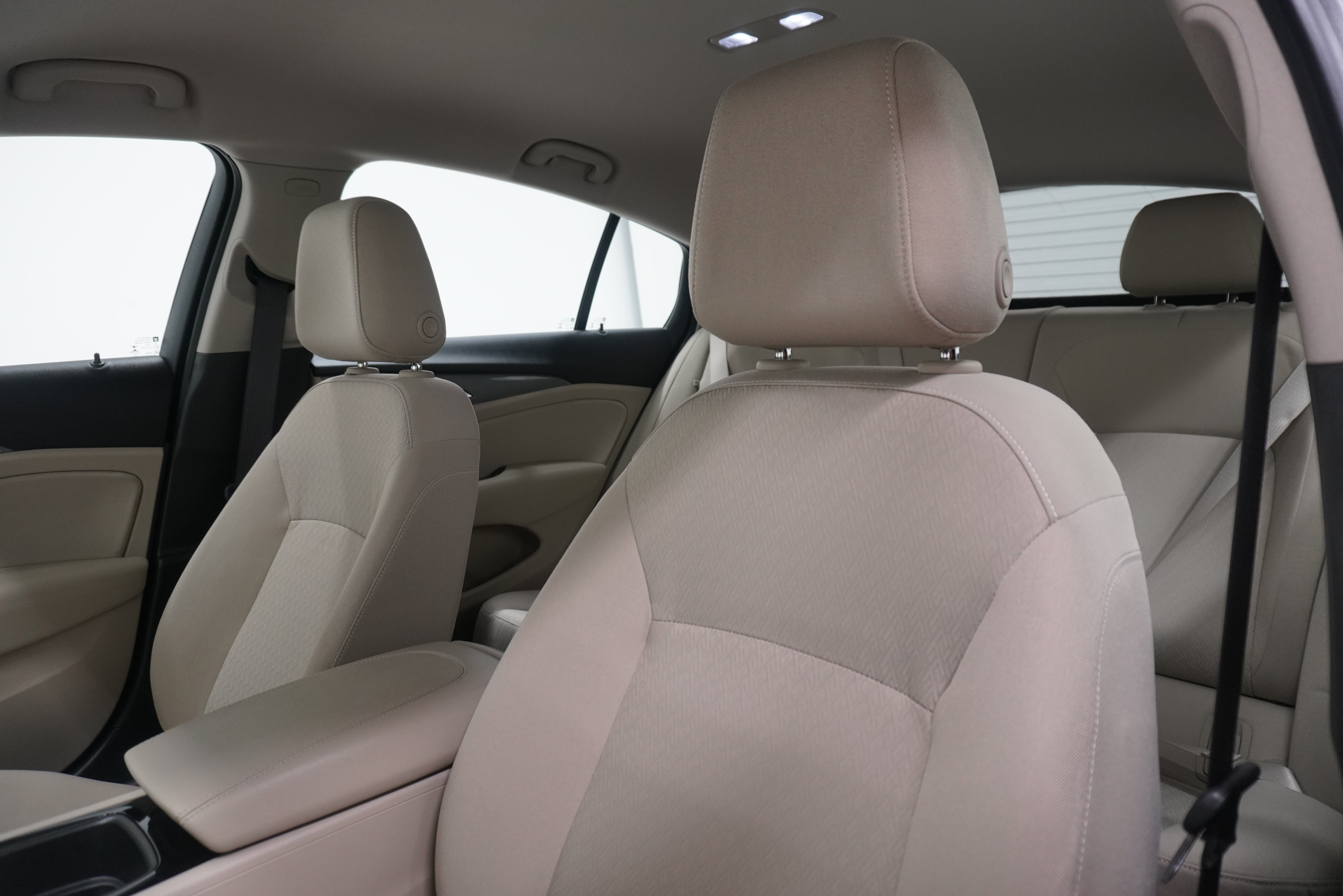 Used 2020 Buick Regal Preferred FWD image 9