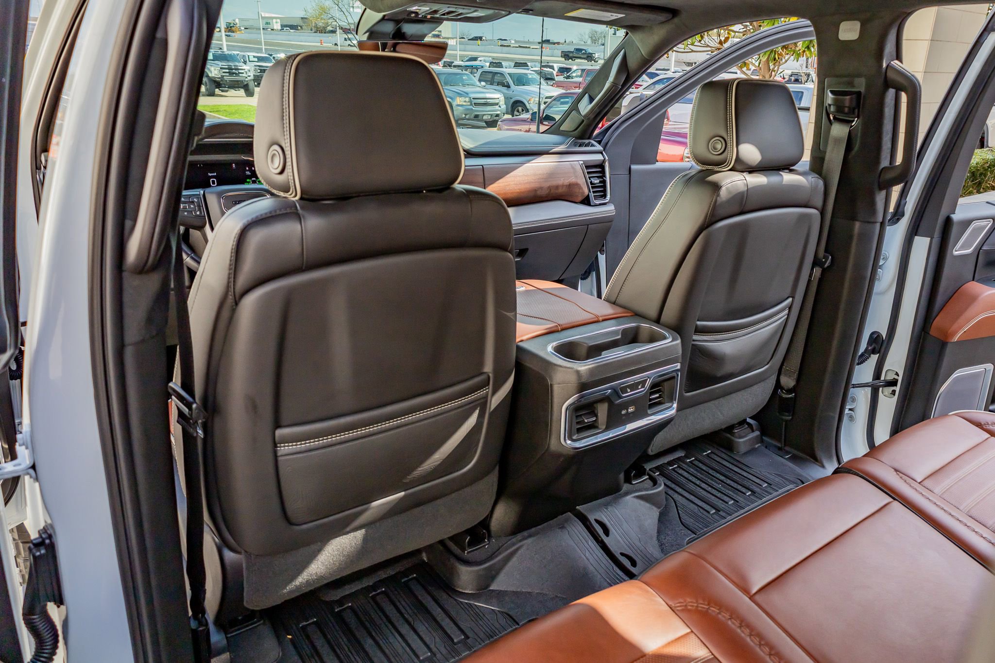 Used 2024 GMC Sierra 3500 Denali Ultimate image 34