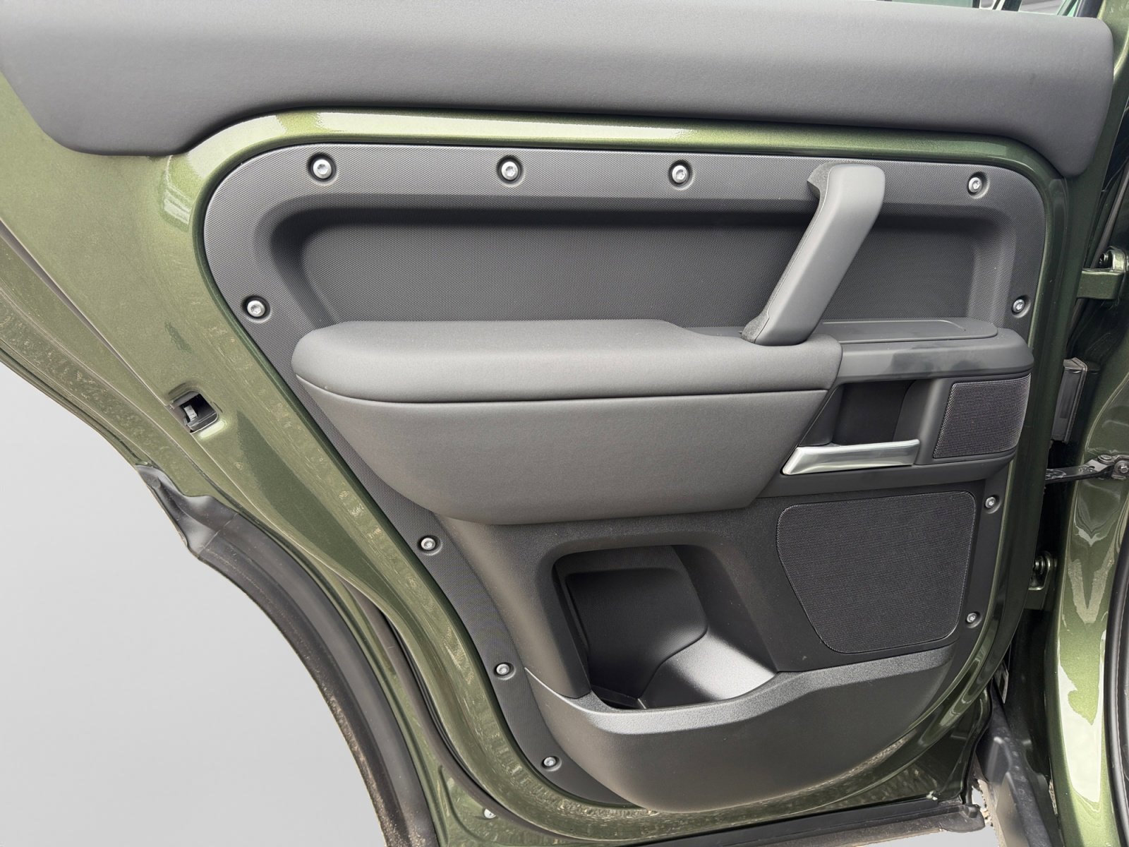 New 2026 Land Rover Defender 130 X-Dynamic SE image 16