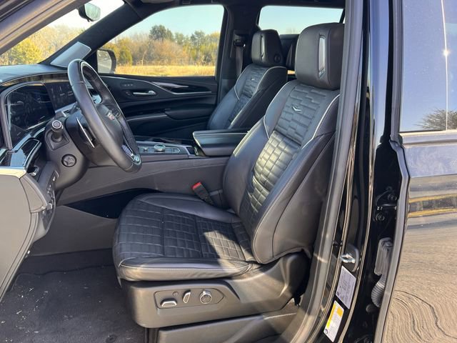 Certified 2024 Cadillac Escalade V w/ LPO, ONYX Package image 23