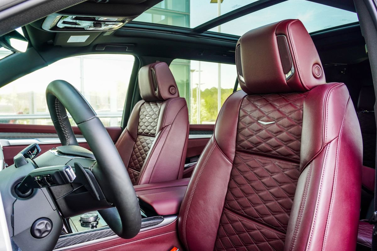 Used 2026 Cadillac Escalade Luxury w/ Touring Package image 43