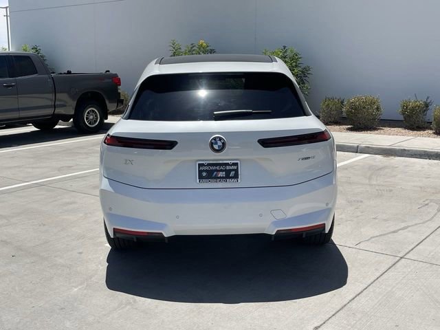 Used 2026 BMW iX xDrive45 w/ Premium Package image 7