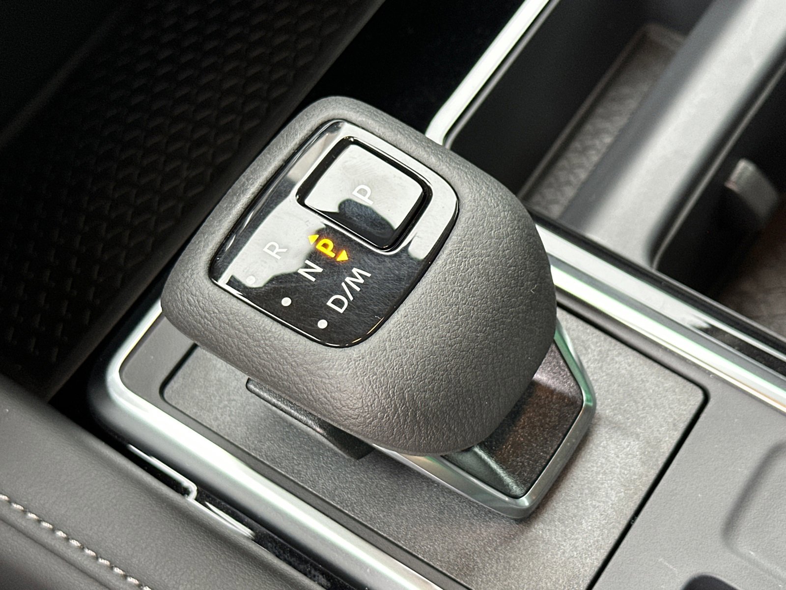 New 2025 Nissan Pathfinder SV w/ SV Premium Package image 35