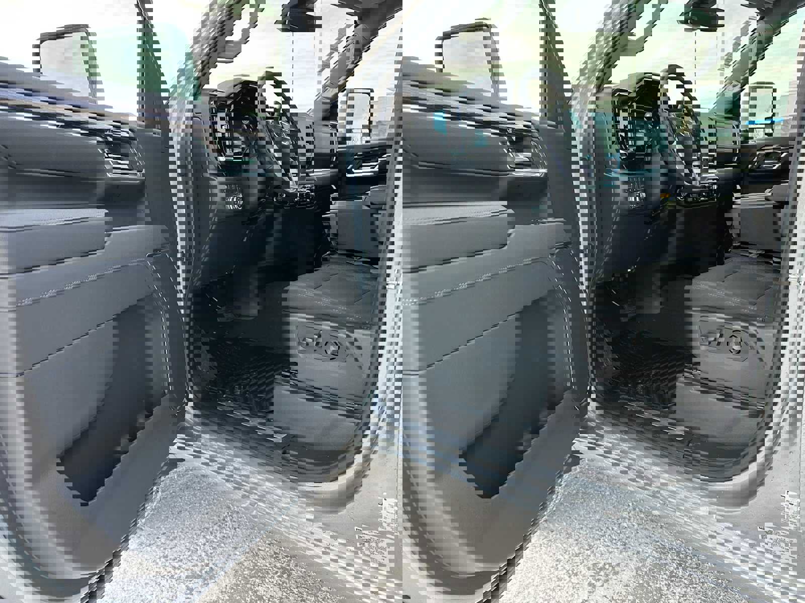 New 2026 GMC Sierra 2500 SLE image 19