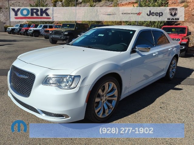 Used 2018 Chrysler 300 Touring w/ Chrome Appearance Package image 1