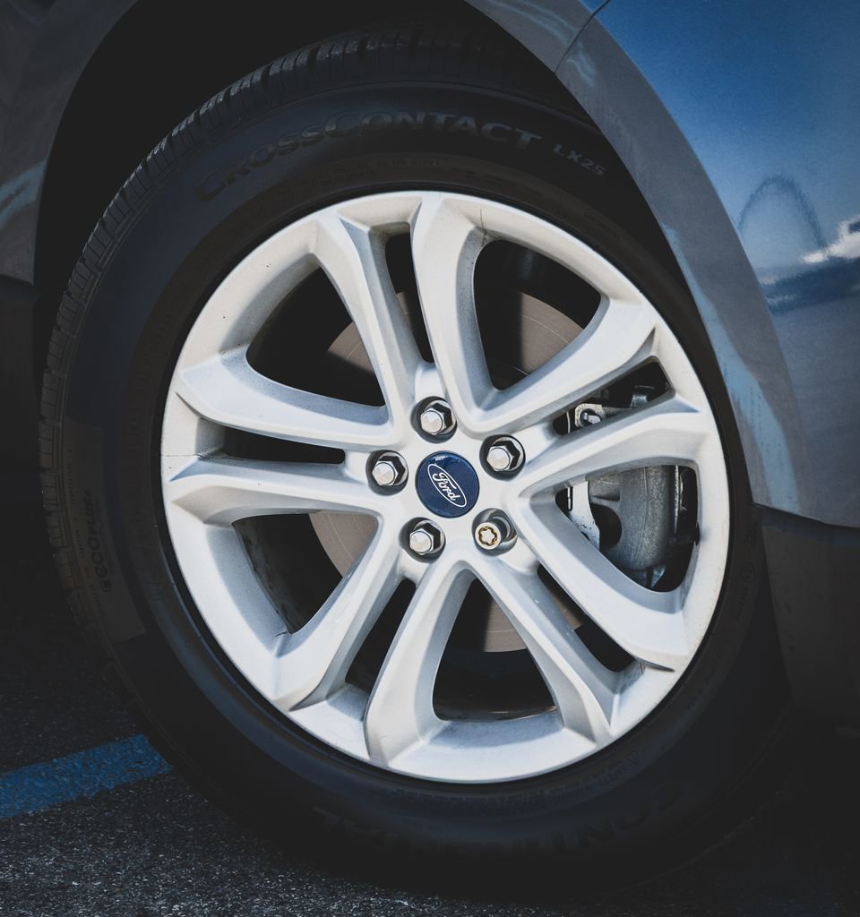 Used 2019 Ford Edge SEL w/ Equipment Group 201A image 2