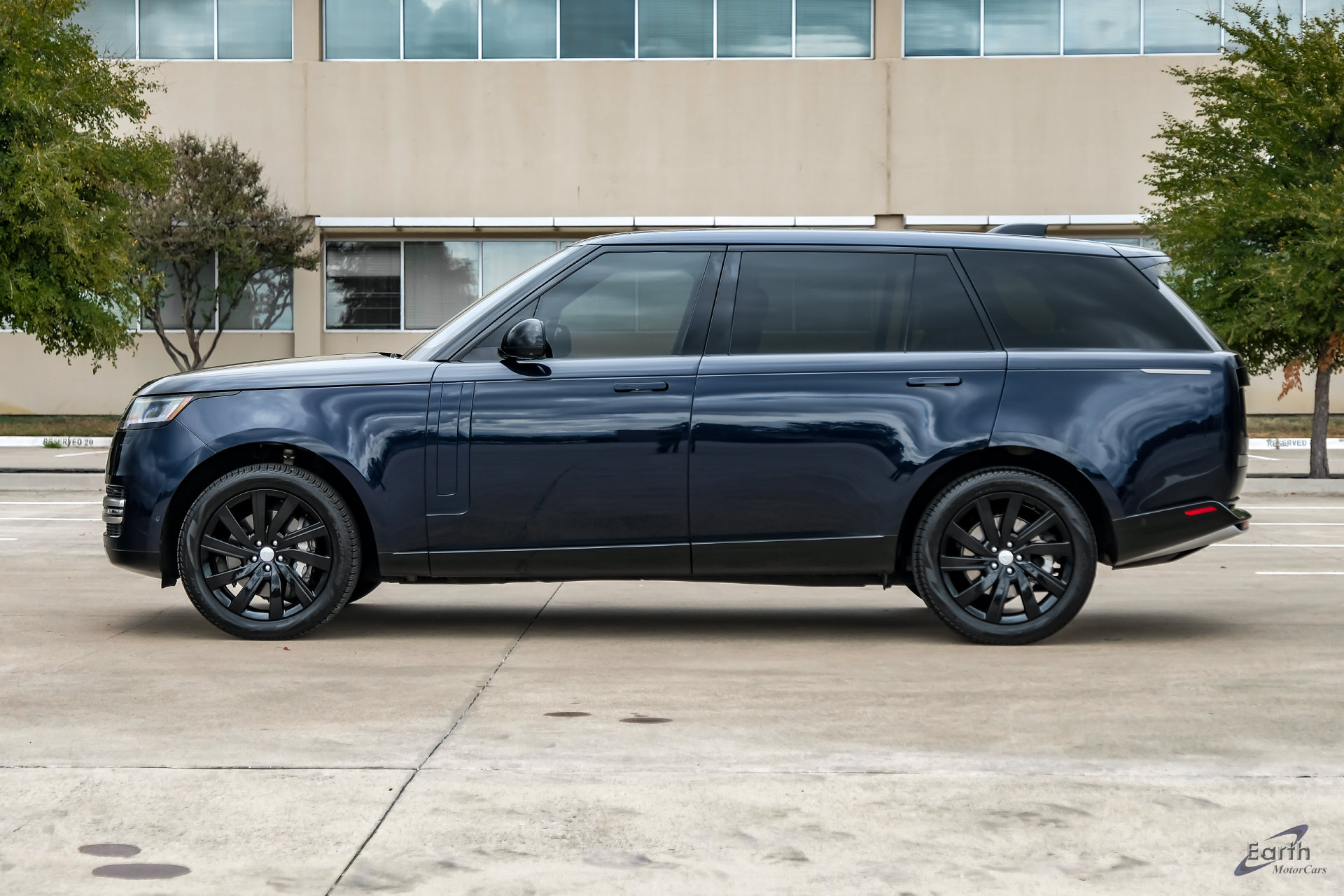 Used 2023 Land Rover Range Rover Long Wheelbase SE AWD/4WD image 7
