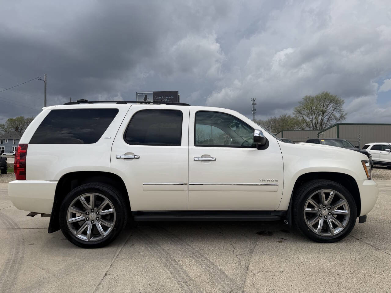 Used 2011 Chevrolet Tahoe LTZ image 7