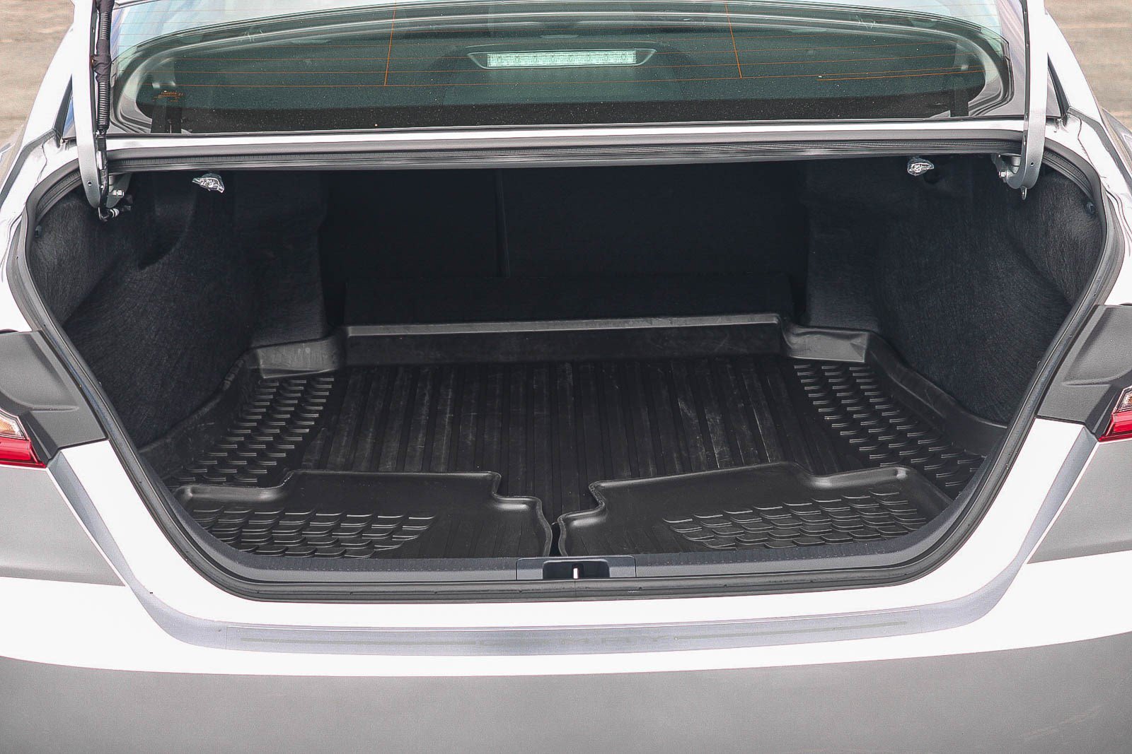 Used 2026 Toyota Camry LE FWD image 27