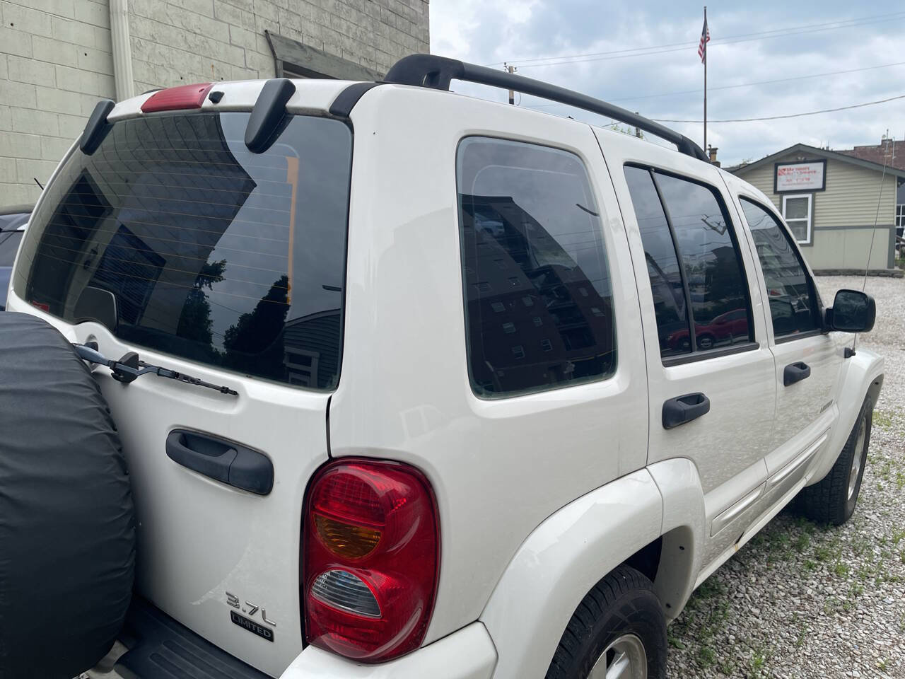 Used 2004 Jeep Liberty Limited AWD/4WD image 9