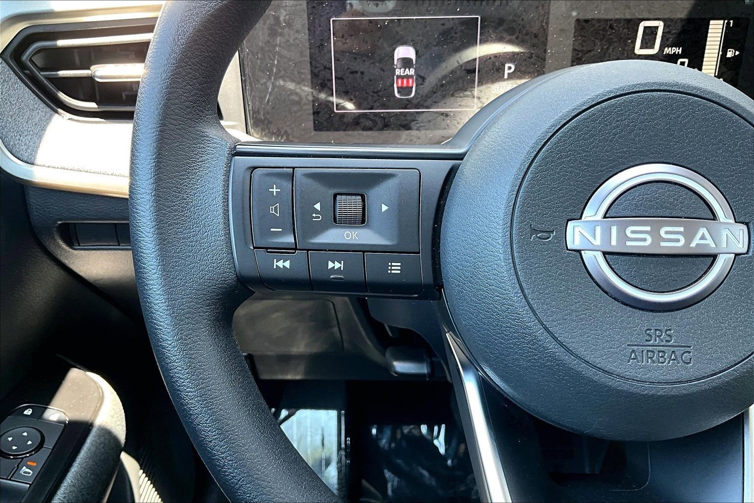 Used 2025 Nissan Kicks SV FWD image 18