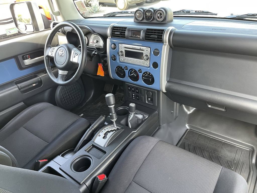 Used 2013 Toyota FJ Cruiser 4WD w/ Upgrade Pkg image 15