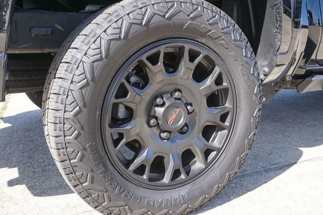 Used 2025 Toyota Tacoma SR5 image 4