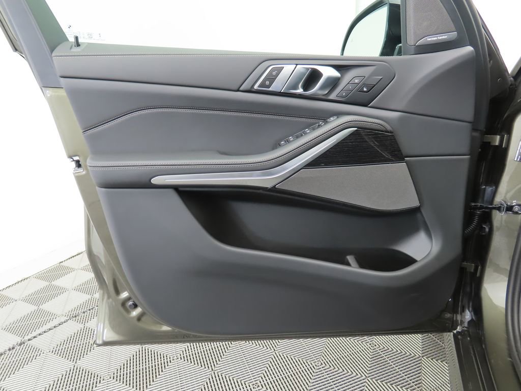 New 2026 BMW X5 xDrive40i w/ M Sport Package image 25