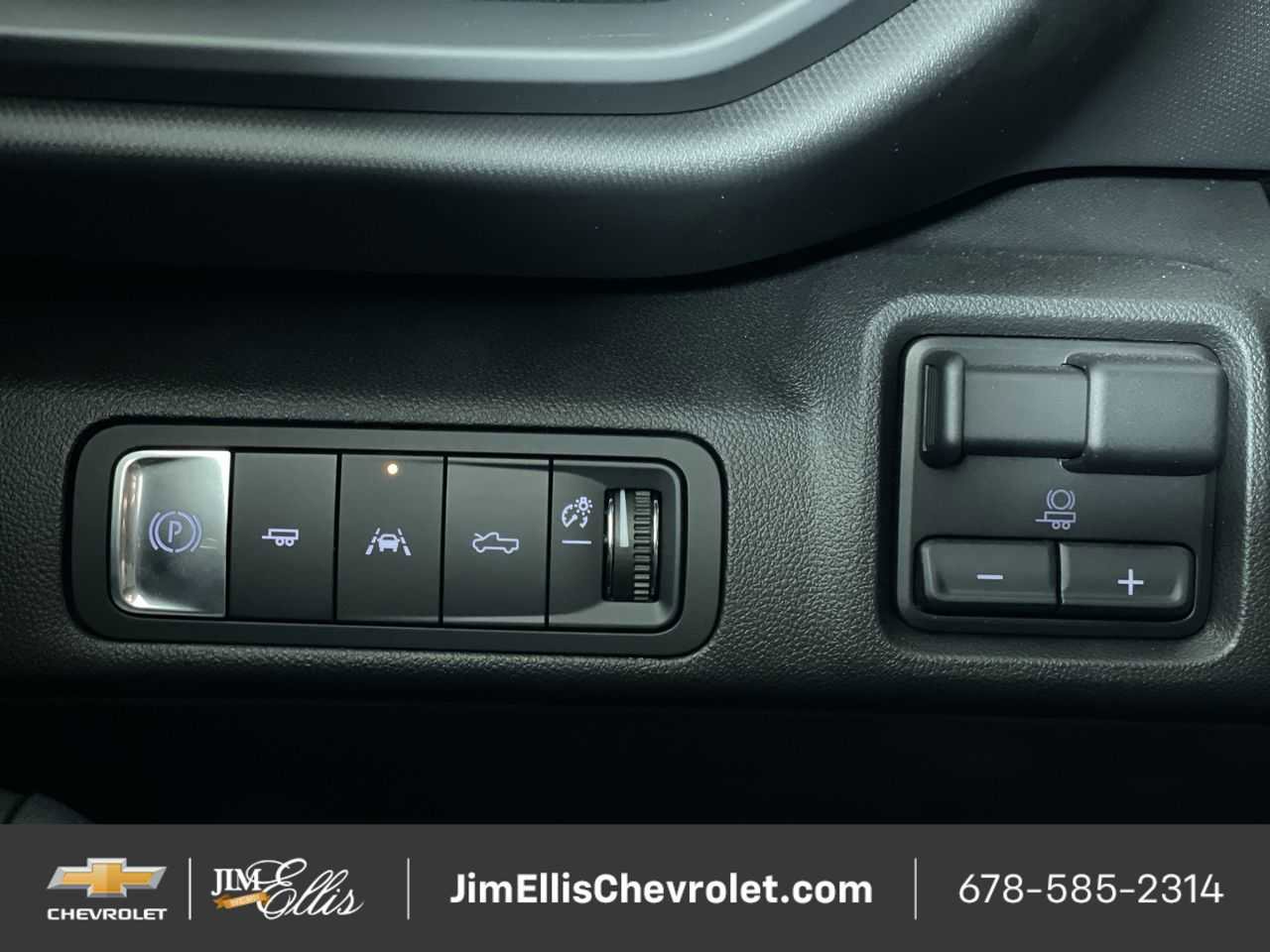 New 2024 Chevrolet Silverado EV W/T image 34