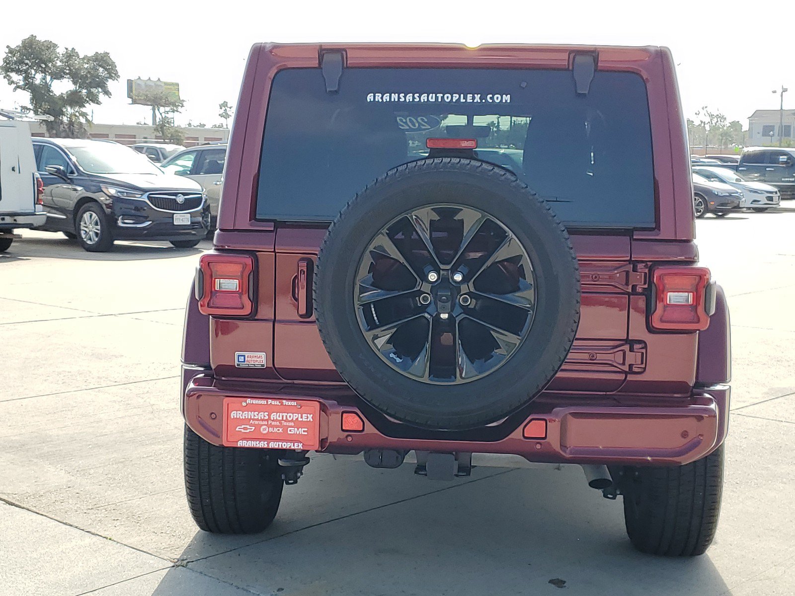 Used 2021 Jeep Wrangler Unlimited Sahara AWD/4WD image 6