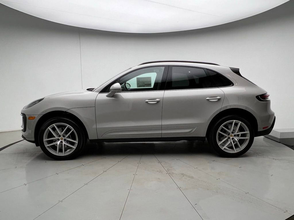 Used 2026 Porsche Macan AWD/4WD image 2