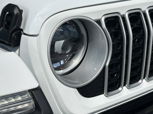 New 2027 Jeep Wrangler Unlimited Sahara AWD/4WD image 9