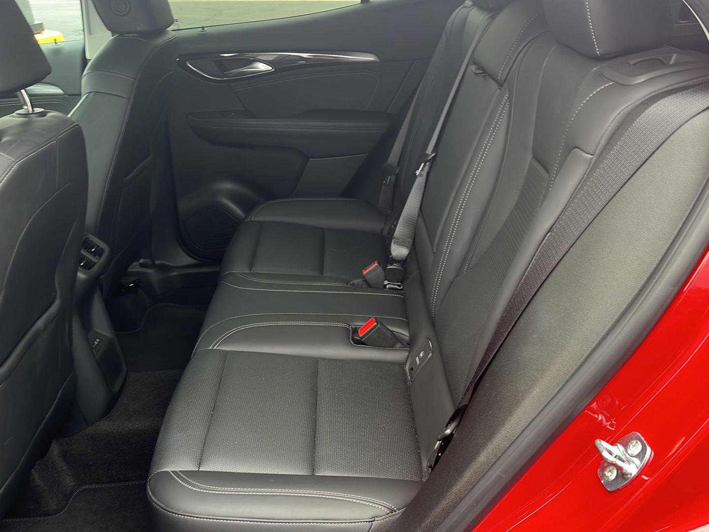 Used 2025 Buick Envision Preferred image 23