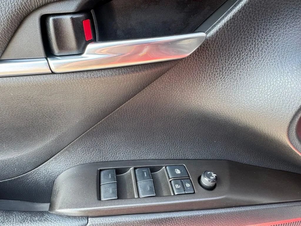 Used 2023 Toyota Camry SE w/ Convenience Package FWD image 13