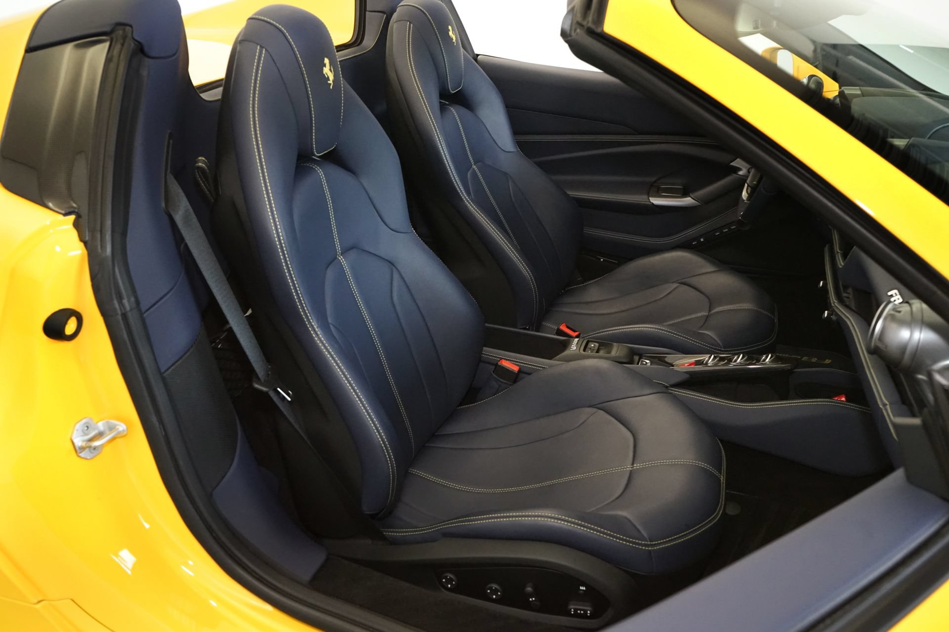 Used 2022 Ferrari F8 Tributo RWD image 13