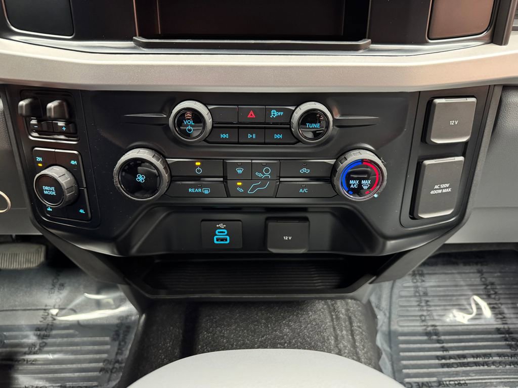 New 2026 Ford F350 XL w/ XL Chrome Package image 20
