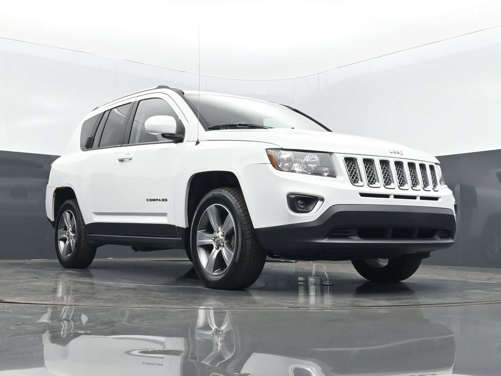 Used 2017 Jeep Compass High Altitude FWD image 10