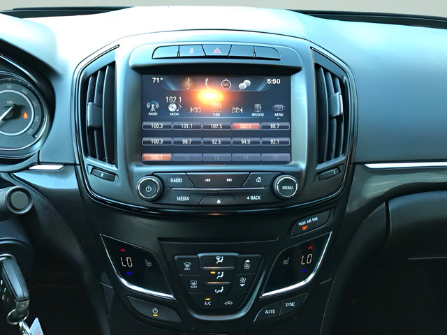 Used 2017 Buick Regal Sport Touring FWD image 17