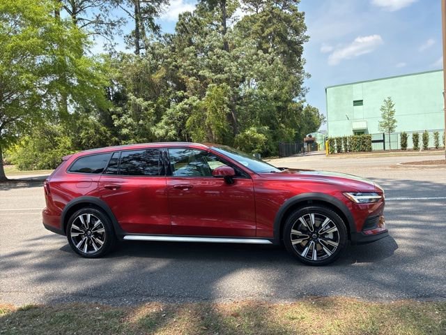 Used 2020 Volvo V60 T5 Cross Country w/ Protection Package Premier AWD/4WD image 2