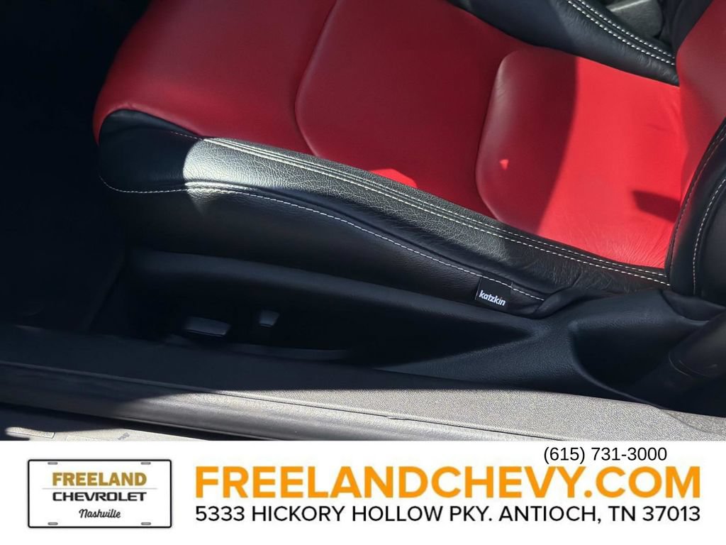 Used 2020 Chevrolet Camaro LT w/ Technology Package RWD image 19