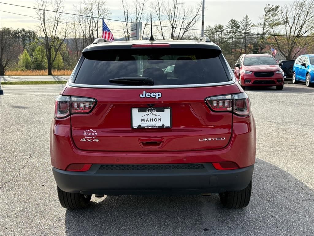 Used 2025 Jeep Compass Limited AWD/4WD image 4