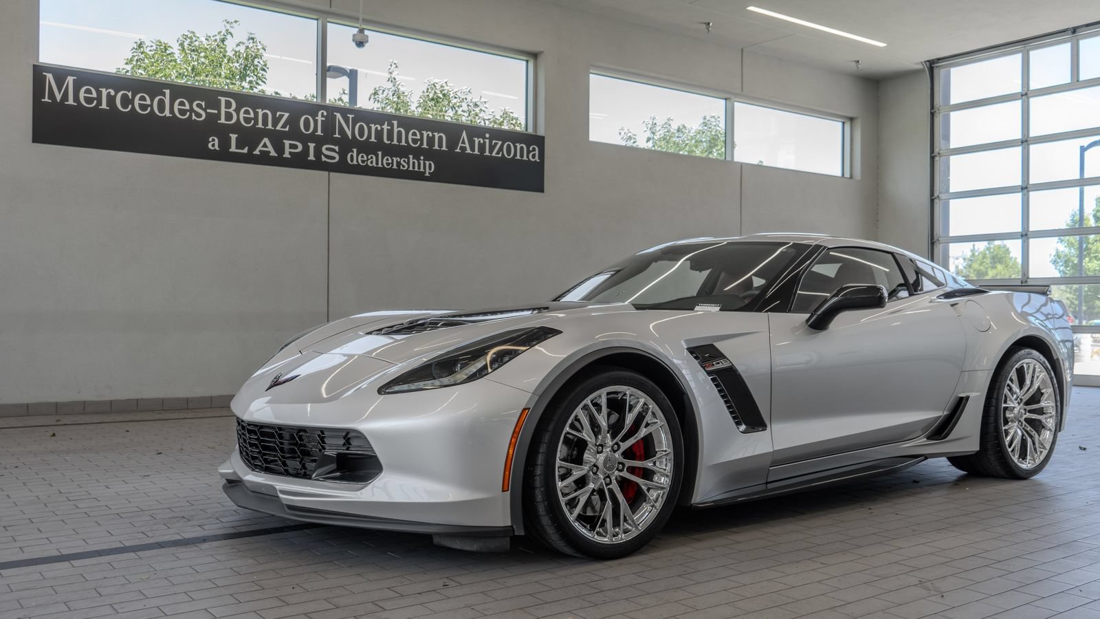 Used 2017 Chevrolet Corvette Z06 w/ Battery Protection Package RWD image 3