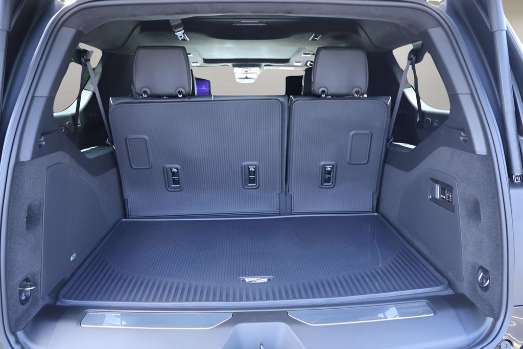 New 2026 Cadillac Escalade ESV Platinum Luxury w/ LPO, Floor Liner Package RWD image 17
