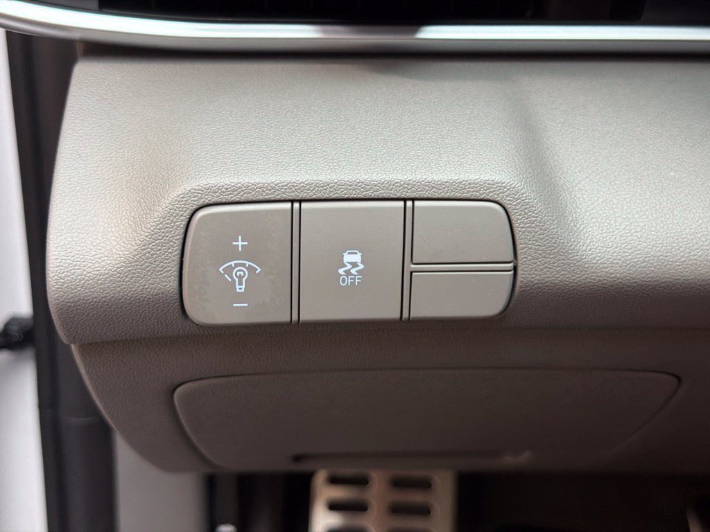 Certified 2026 Hyundai Elantra Sport FWD image 24