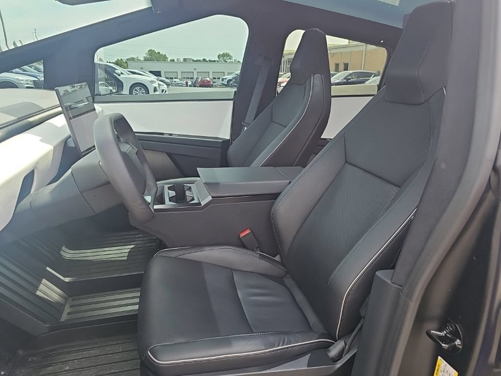 Used 2024 Tesla Cybertruck AWD Crew Cab image 3
