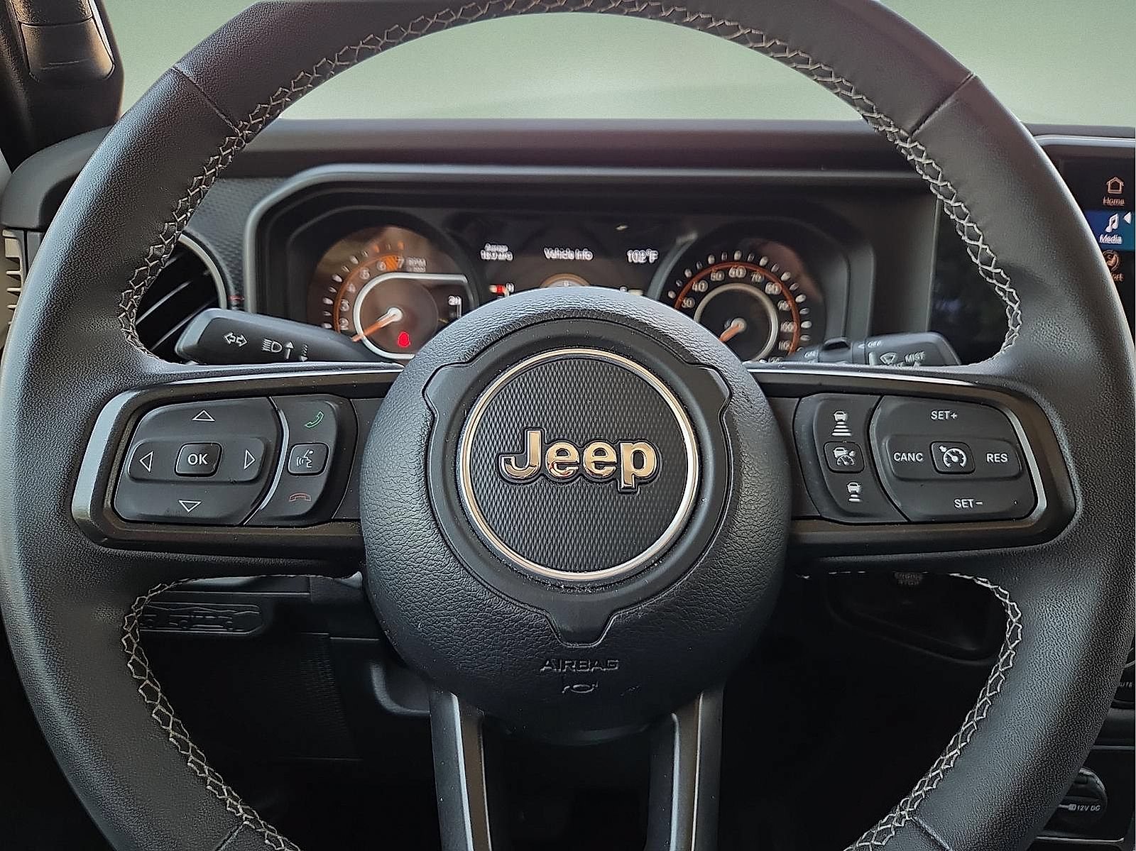 Used 2025 Jeep Wrangler Unlimited Rubicon AWD/4WD image 24